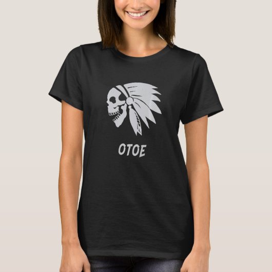 Otoe Native American Indian Born Freedom Evil Skul Tシャツ (正面)