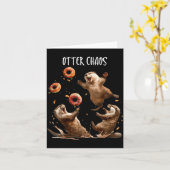 Otter Chaos Funny Bagel Fighting Sea Otters Pun An カード (黄色い花)