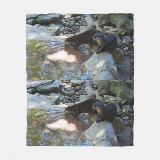 Otters Drinking, Medium Fleece Blanket フリースブランケット (正面)