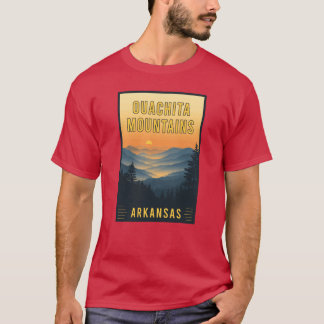 Ouachita+山脈の情景の壮大さを探求する Tシャツ