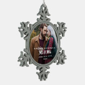 Our First Christmas as Mr & Mrs Photo Keepsake スノーフレークピューターオーナメント (左)