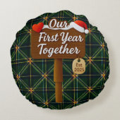 Our First Year Together 2025 Wooden Sign ラウンドクッション (裏面)