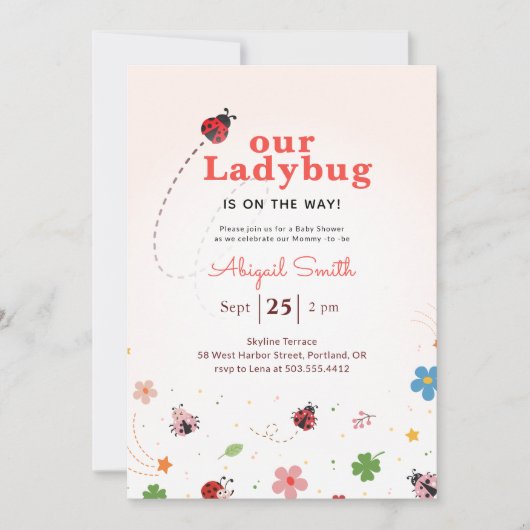 Our Ladybug Is On The Way Baby Shower 招待状 (正面)