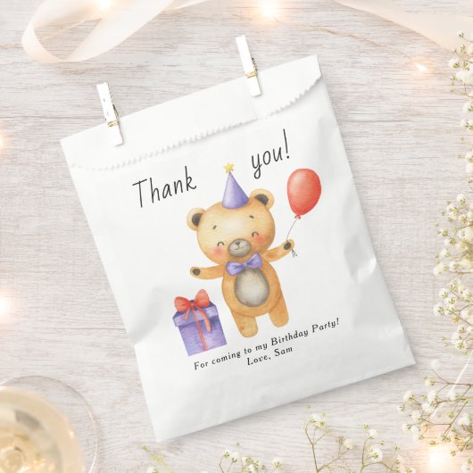 Our Little Bear is turning one Kids Birthday フェイバーバッグ (クリップ留めされた状態)
