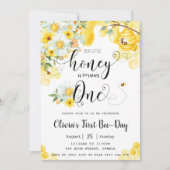 Our Little Honey is ONE Beeフローラ1st Birthday 招待状 (正面)