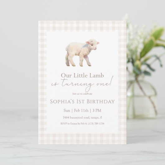 Our Little Lamb Birthday Neutral Gingham 招待状 (スタンド正面)
