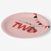 Our Little Love Bug is Turning Two Ladybug ペーパープレート (アングル)