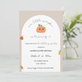 Our Little Pumpkin First Birthday Invitation 招待状 (スタンド正面)