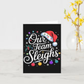 Our Team Sleighs Christmas Lights Red Santa Hat Xm カード (黄色い花)