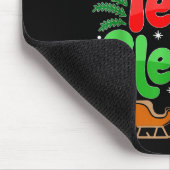 Our Team Sleighs Christmas Reindeers Santa's Worke マウスパッド (コーナー)