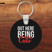 Out Here Being Cute Womens Floral Motivational Quo キーホルダー (正面)