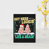 Out Here Lookin' Like A Snack Christmas Cakes Debb カード (黄色い花)
