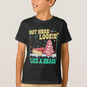 Out Here Lookin' Like A Snack Christmas Cakes Debb Tシャツ (正面)