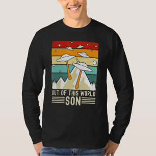 Out Of This World Son,少年のエイリアン宇宙船1 Tシャツ