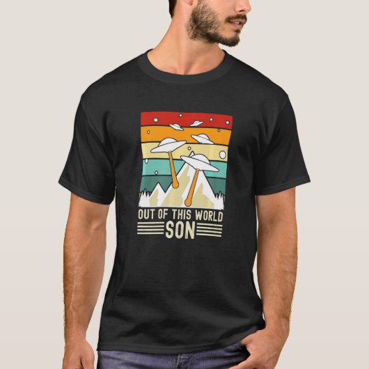 Out Of This World Son,少年のエイリアン宇宙船1 Tシャツ (正面)