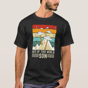 Out Of This World Son,少年のエイリアン宇宙船1 Tシャツ