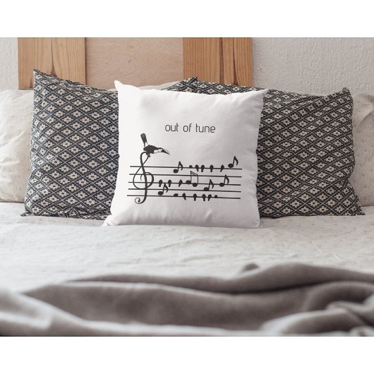 Out of Tune，トゥーカンの歌の鳥に参加 クッション