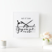 Out of Tune，トゥーカンの歌の鳥に参加 スクエア壁時計 (ホーム)