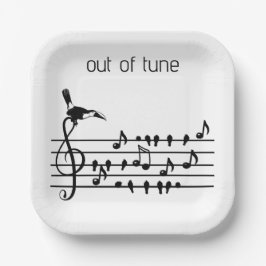 Out of Tune，トゥーカンの歌の鳥に参加 ペーパープレート