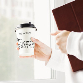 Out of Tune，トゥーカンの歌の鳥に参加 紙コップ