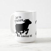 Out to Pasture & Loving It Funny Cow Retirement コーヒーマグカップ (正面左)