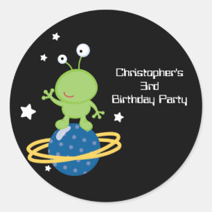 Outerspaceの外国の男の子の誕生会のステッカー ラウンドシール