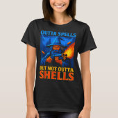 Outta Spells But Not Outta Shells Wizard Fantasy M Tシャツ (正面)