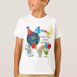 Outta This World 4th Birthday Tシャツとギフト Tシャツ<br><div class="desc">ロボット、エイリアン、UFOを愛する幼児は、このカラフルを愛するOuttaこの世界の4th誕生日デザインは、4th誕生日のTシャツ、ボディスーツ、カード、シール、トートバッグ、ボタンなど。</div>