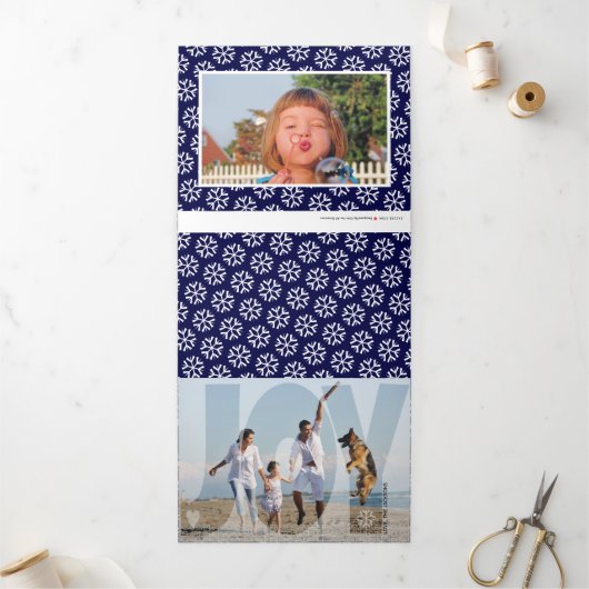 Overlay joyクリスマスホリデー海軍の青い写真 三つ折りクリスマスカード (外部)