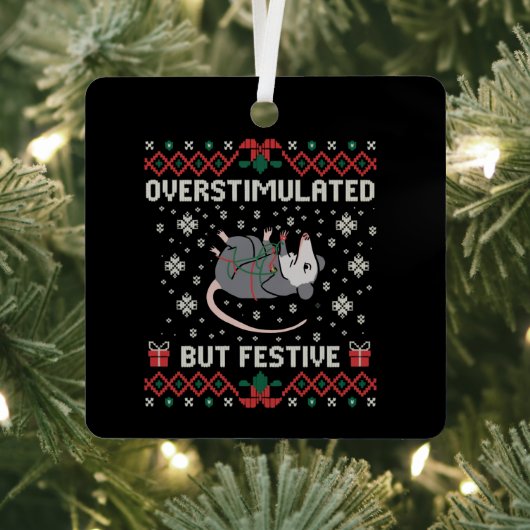 Overstimulated But Festive Possum Christmas Funny メタルオーナメント (インサイチュ)