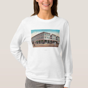 Overtonのホテルの外観 Tシャツ