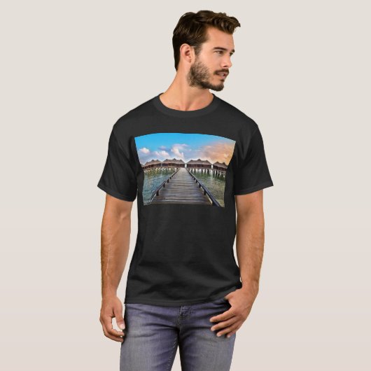 Overwater Bungalows Tシャツ (正面フル)