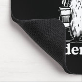 Overworked And Underfored Funny Raccoon Coffee Say マウスパッド (コーナー)