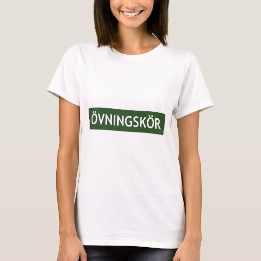 ÖVNINGSKÖR ("学生運転者"のか"学習者") Tシャツ (正面)