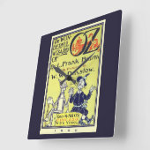 Ozブックカバーアートのヴィンテージウィザード、タイトルページ スクエア壁時計 (傾斜)