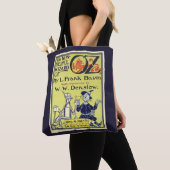 Ozブックカバーアートのヴィンテージウィザード、タイトルページ トートバッグ (クローズアップ)