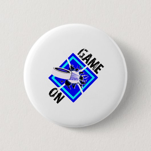 Pの氷上のホッケーラケットとパック Game On 缶バッジ (正面)