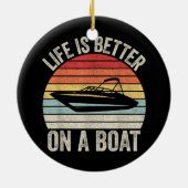 Pをボートに乗せた船のキャプテンの方がヴィンテージの生活が良い セラミックオーナメント (裏面)