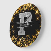 Pイニシャルパーソナライズされたシルバーモノグラムあなたの名前 ラージ壁時計 (傾斜)