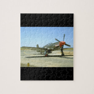 P51ムスタングのTaxiing_WWIIの緑飛行機 ジグソーパズル