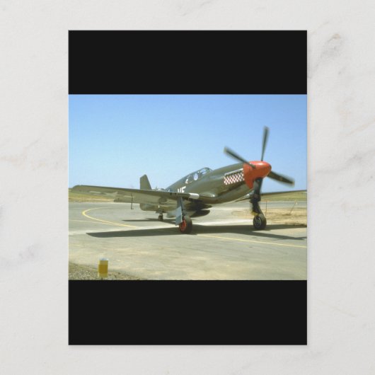 P51ムスタングのTaxiing_WWIIの緑飛行機 ポストカード (正面)