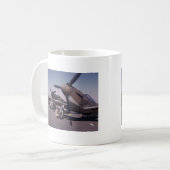 P-51マスタング， 1942 コーヒーマグカップ (正面左)