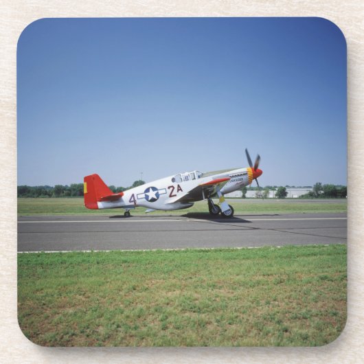 P-51 C TuskegeeのCAFの空気の赤い尾飛行機 コースター (正面)