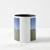 P-51 C TuskegeeのCAFの空気の赤い尾飛行機 マグカップ (中央)