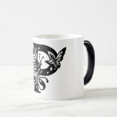 P Alphabet black butterfly モーフィングマグカップ (正面右)