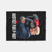 P-NutのためのトランプPeanut Trのためのリス正義 フリースブランケット (正面(横))