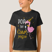 P The Champagne It's New Year! Funny Flamingo Drin Tシャツ (正面)