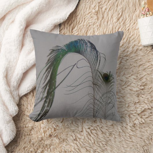© P Wherrellのエレガントな芸術の孔雀は羽をつけます クッション (ブランケット)