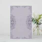 © P Wherrellのスタイリッシュな写真の薄紫の花 便箋 (スタンド正面)