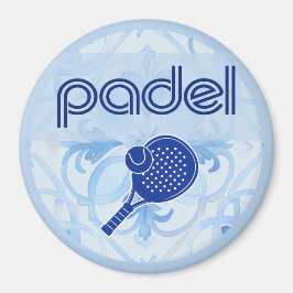Padel マグネット – 青いスペインタイルの雰囲気